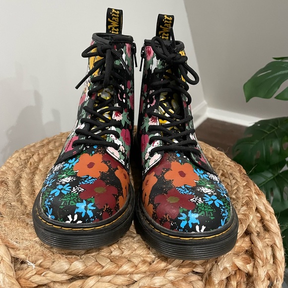 Dr. Marten Floral Lace Up 1460 Boot - Picture 3 of 8